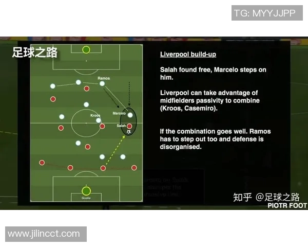 武汉足球队与上海足球队赛后复盘分析灵活性表现及战术调整探讨